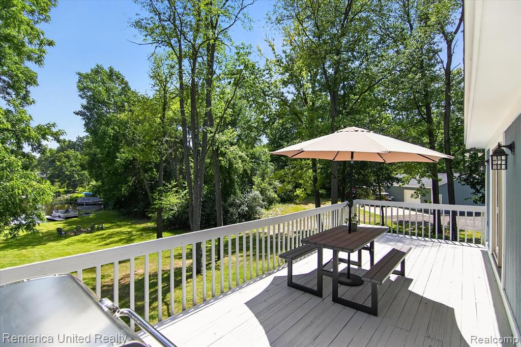 11521 Westshore Drive, Pinckney, MI 48169 — Photo 33