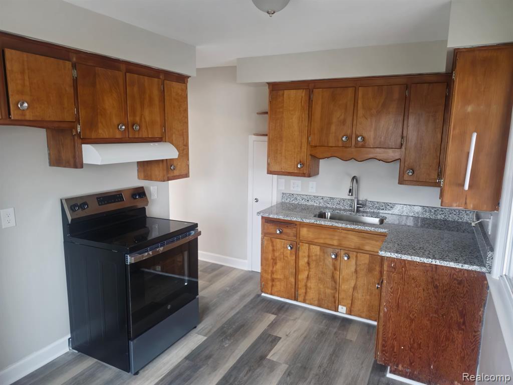 912 Markham Street, Flint, MI 48507 — Photo 2