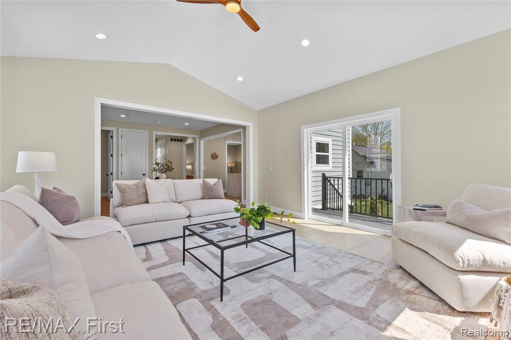 700 Devillen Avenue, Royal Oak, MI 48073 — Photo 17