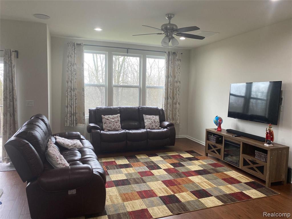 43591 CHANCELLOR LANE, Novi, MI — Photo 8