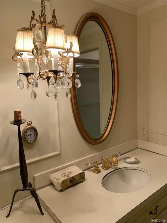 491 Colonial Road, Grosse Pointe Woods, MI 48236 — Photo 25