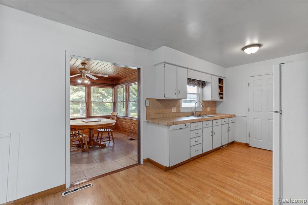 9810 SLEE Road, Onsted, MI 49265 — Photo 15