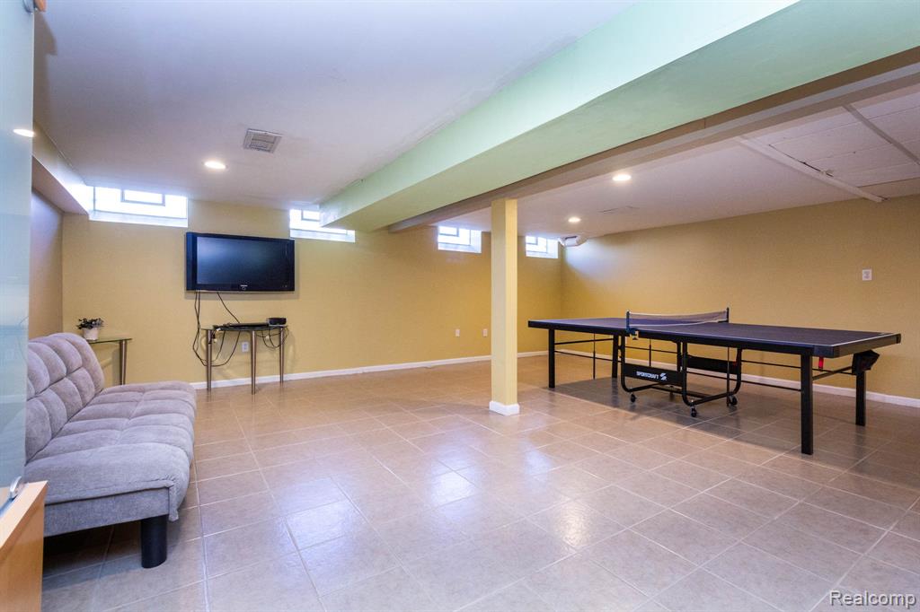 27948 Green Willow Street, Farmington, MI 48331 — Photo 41