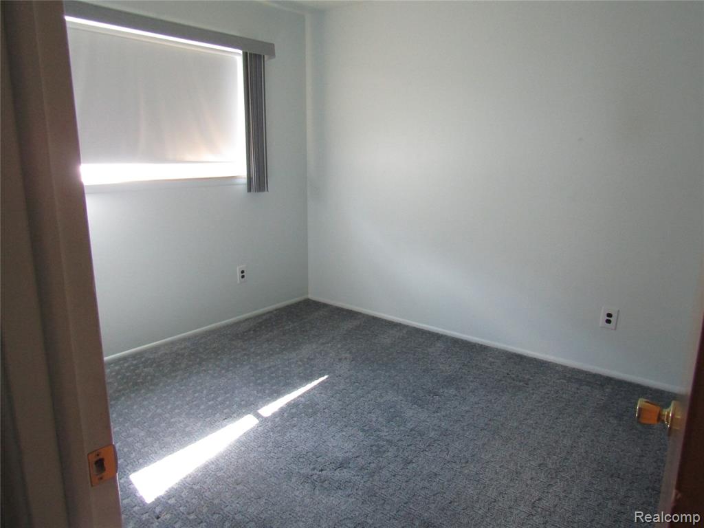 8160 Fenton, Dearborn Heights, MI 48127 — Photo 18