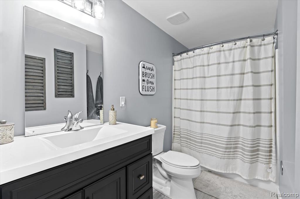 3537 Amber Oaks Drive, Howell, MI 48855 — Photo 23