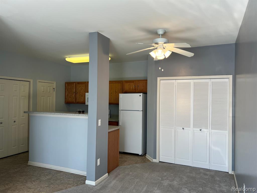 26652 KIRKWAY Drive, Woodhaven, MI 48183 — Photo 12