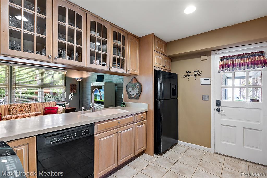 4029 CORNWALL Street, Berkley, MI 48072 — Photo 12