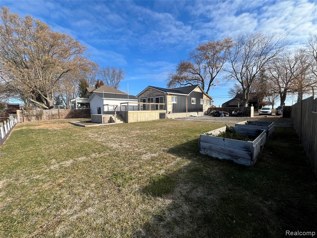 35754 Erie Drive, Brownstown, MI — Photo 16