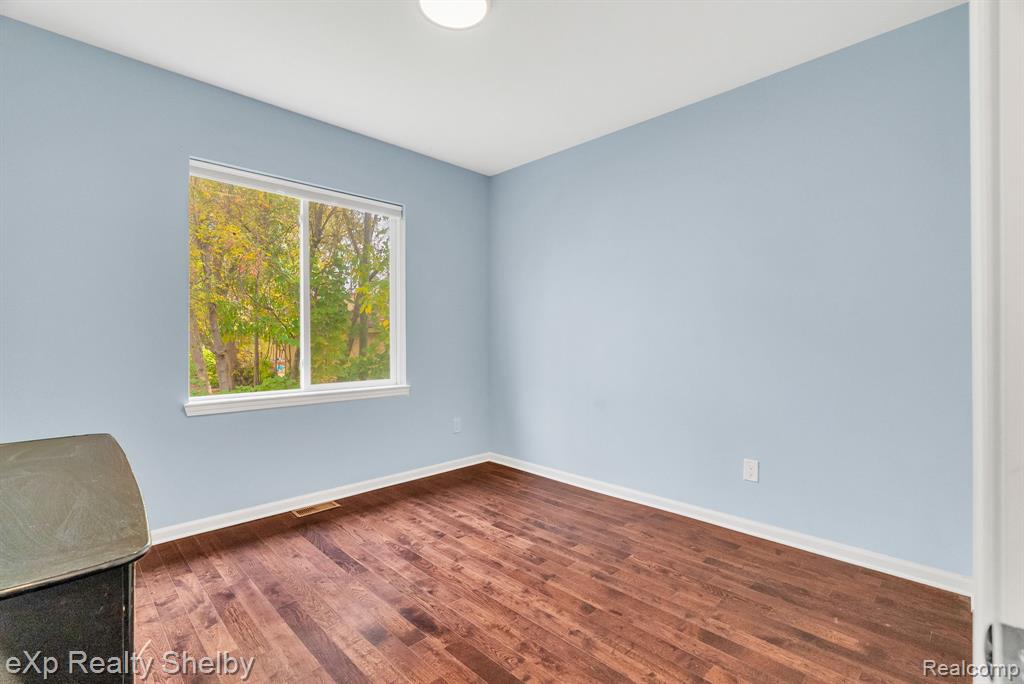 24986 Murray Street, Harrison Township, MI — Photo 35