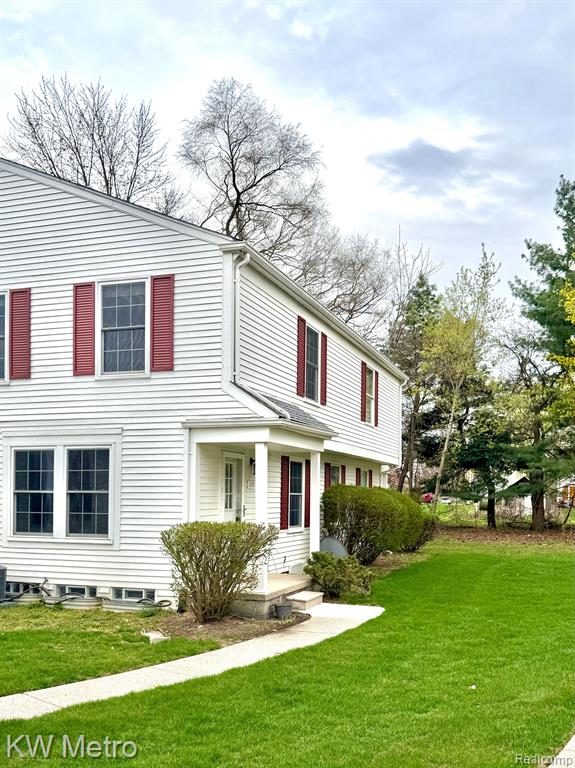 223 NEPTUNE Drive, Walled Lake, MI 48390 — Photo 25
