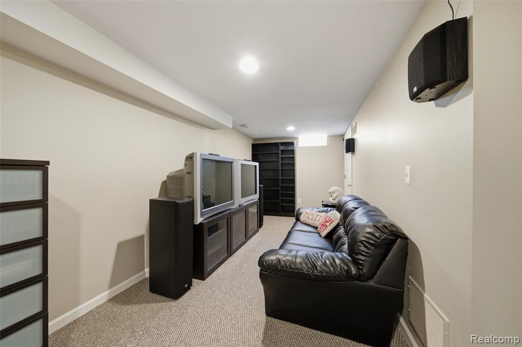 4231 Chris Drive, Sterling Heights, MI 48310 — Photo 30