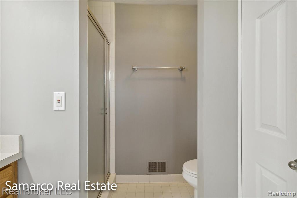 7998 RAYNA, Belleville, MI 48111 — Photo 27