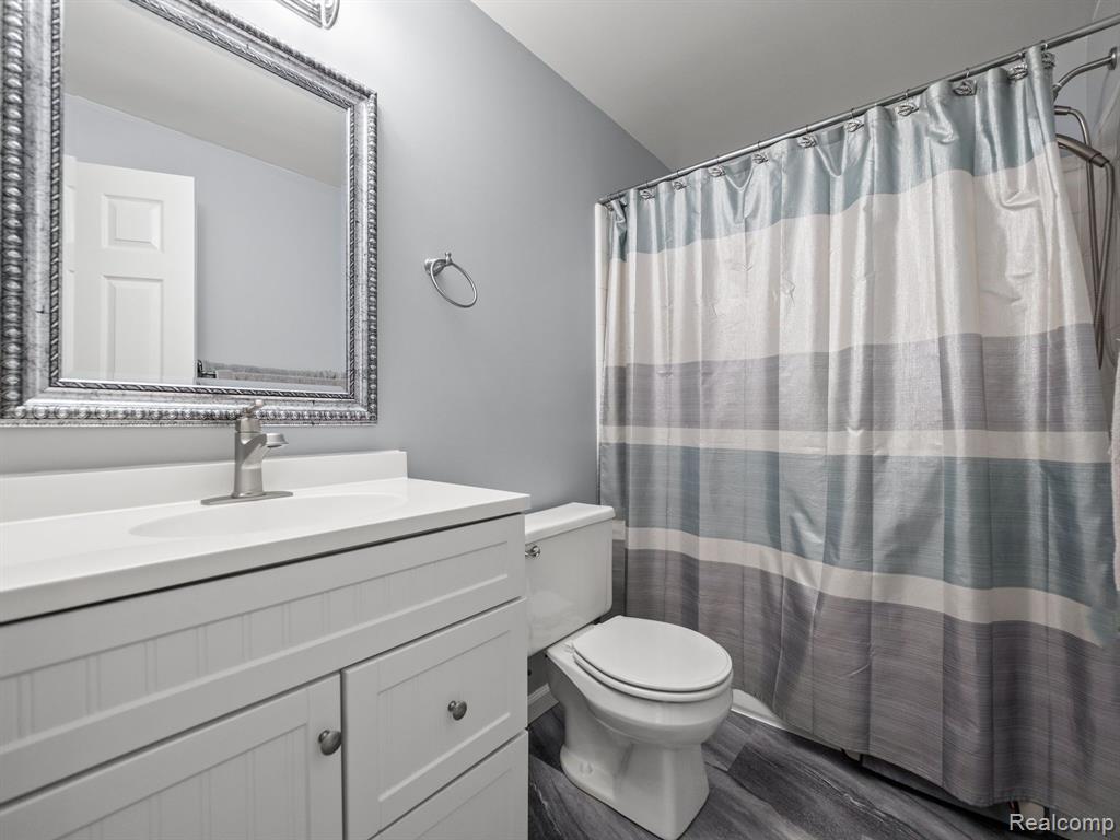 7538 Lochmoor Drive, Ypsilanti, MI 48197 — Photo 16