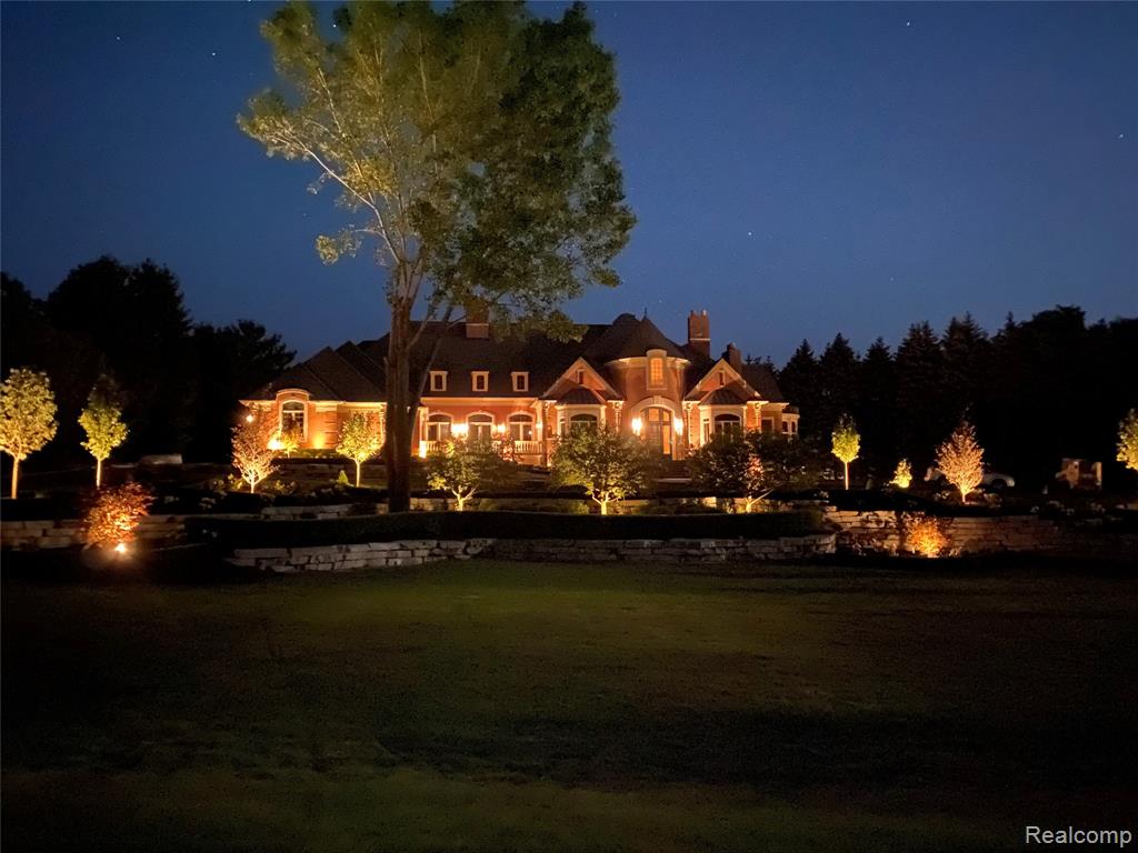 5165 Abbey Road, Rochester, MI, 48306