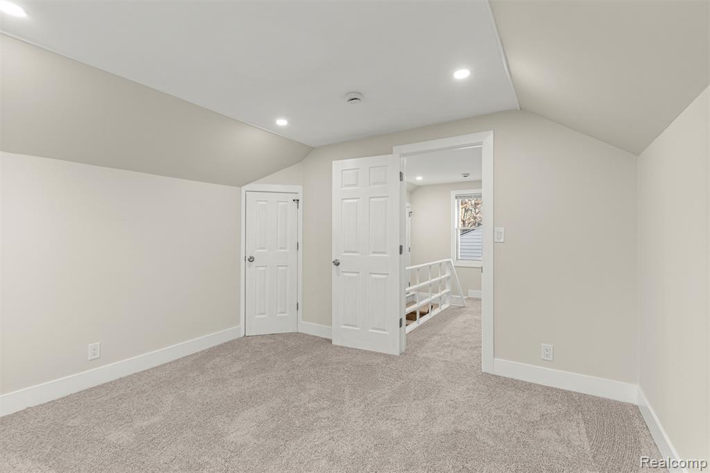 8900 Asbury Park, Detroit, MI 48228 — Photo 29