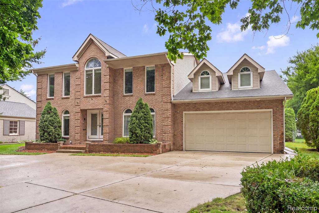 670 S OXFORD Road, Grosse Pointe, MI 48236