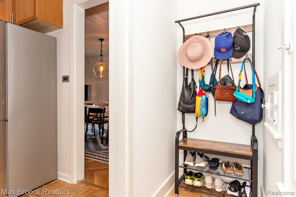 26008 Pembroke Road, Huntington Woods, MI — Photo 53