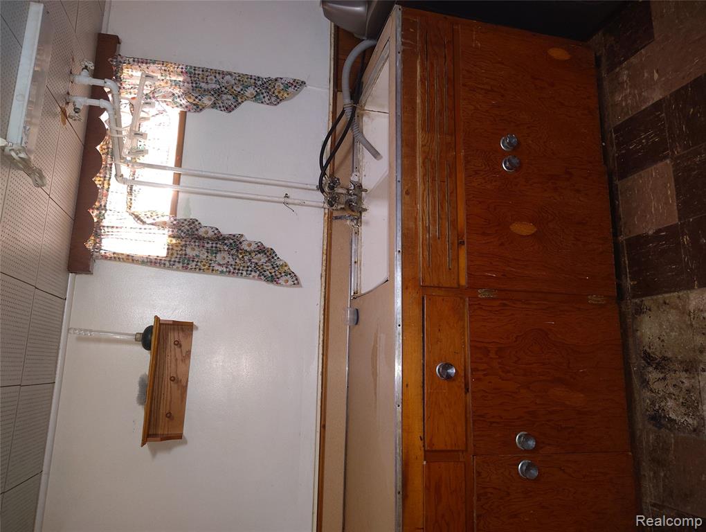 6906 Greenview Avenue, Detroit, MI 48228 — Photo 45