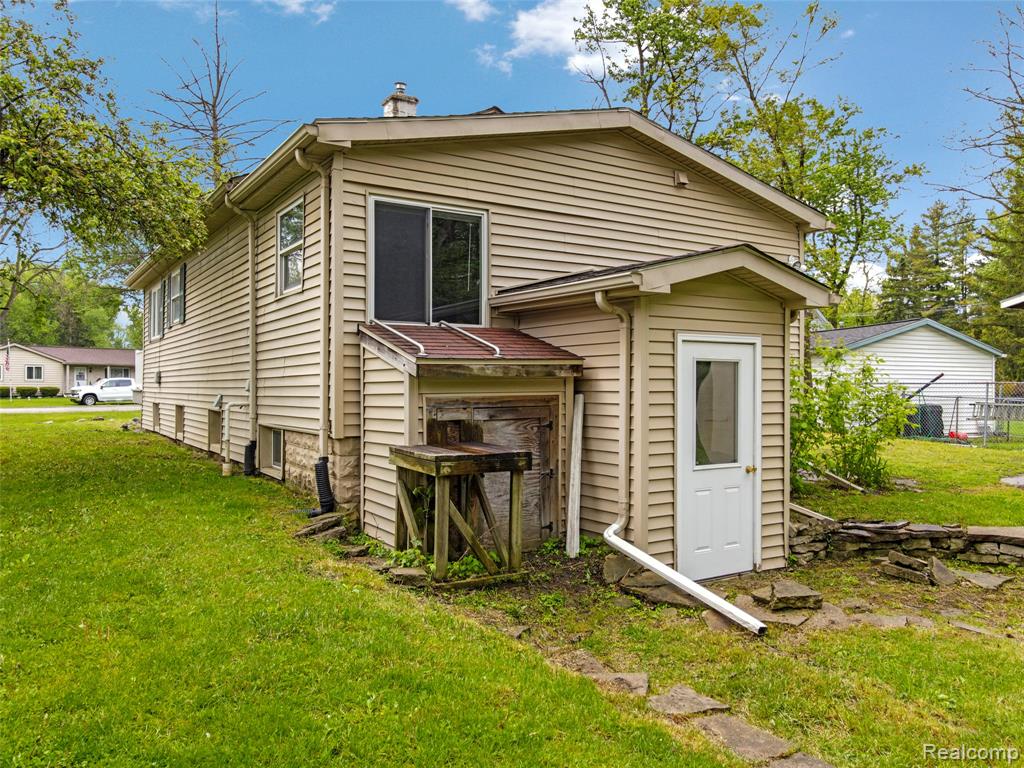 811 Miller Road, Lake Orion, MI 48362 — Photo 34