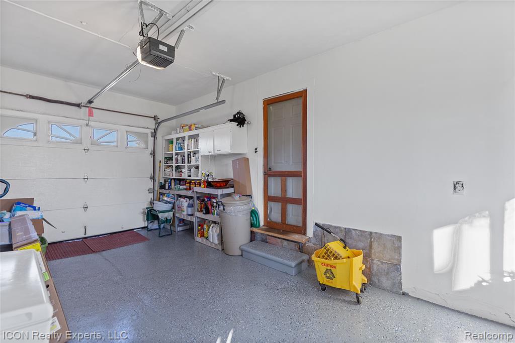 5072 15 Mile Road, Sterling Heights, MI 48310 — Photo 28