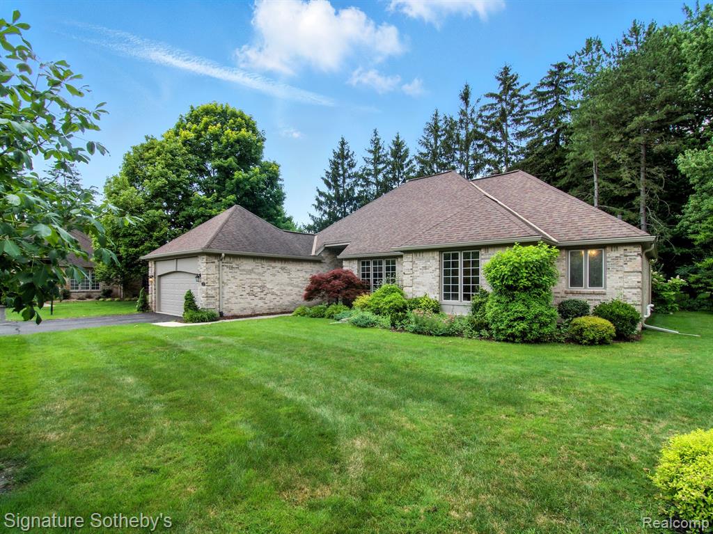 32326 Spruce Lane, Beverly Hills, MI 48025 — Photo 32