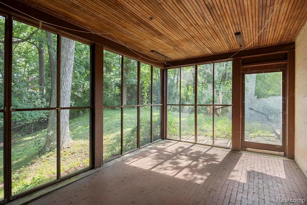 730 Indianwood Road, Lake Orion, MI 48362 — Photo 18