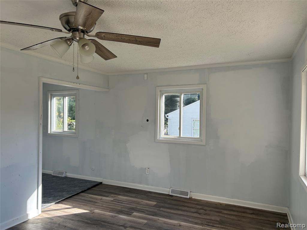 46210 Schimmel Avenue, Shelby Twp, MI 48317 — Photo 3