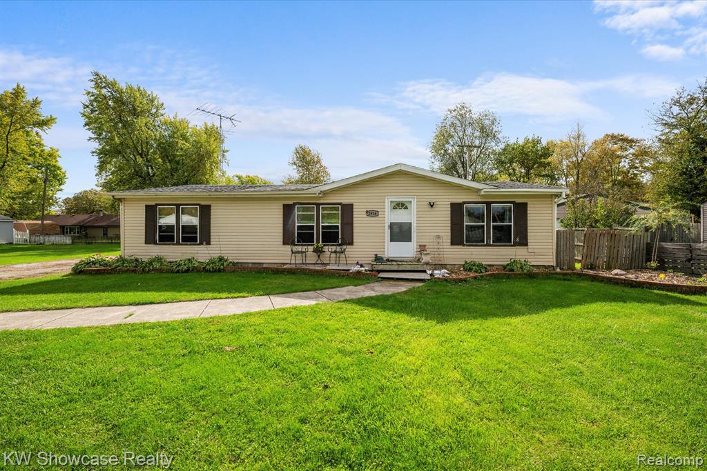 2916 Navarre Boulevard, Monroe, MI 48162 — Photo 2