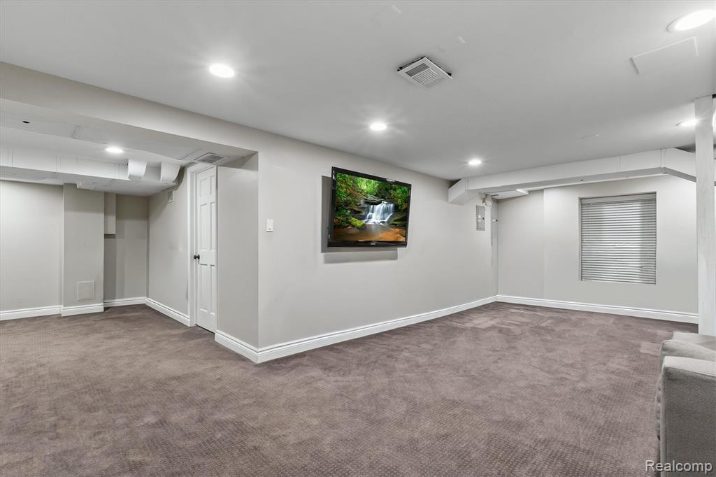 3390 Burning Bush Road, Bloomfield Hills, MI 48301 — Photo 45