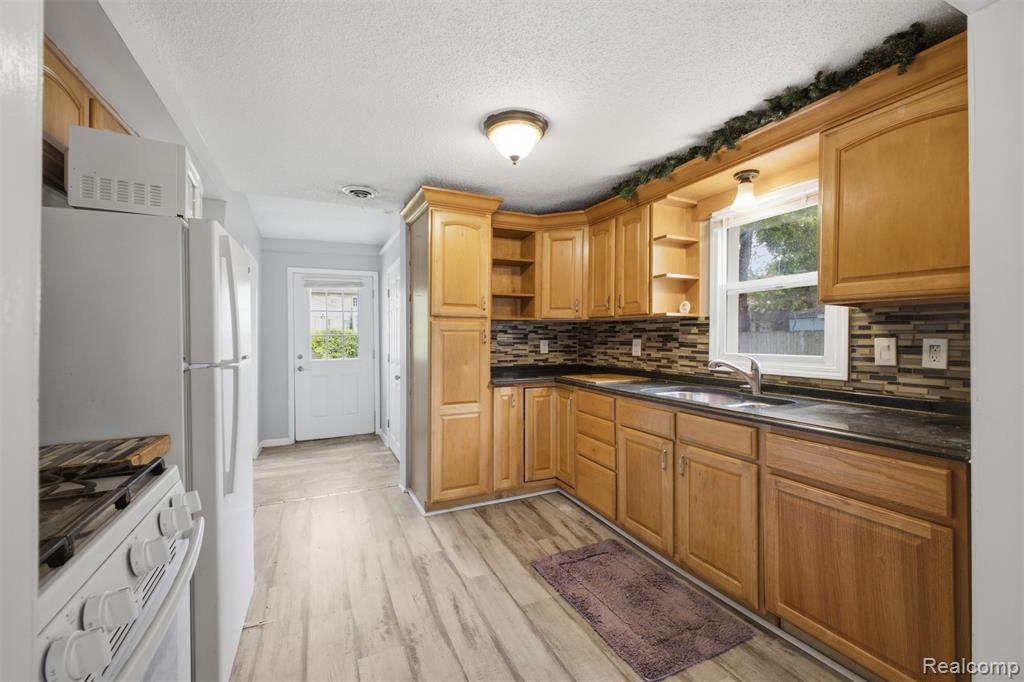 5921 Oldham Street, Taylor, MI 48180 — Photo 13