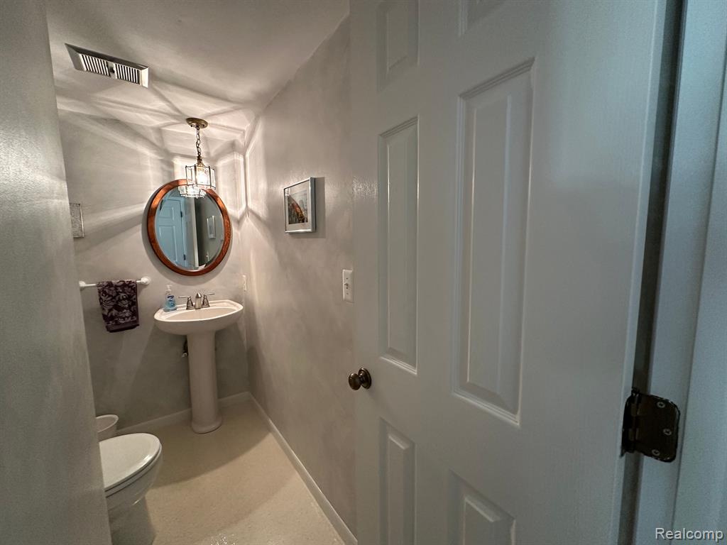 424 W ROCKWELL Street, Fenton, MI 48430 — Photo 13