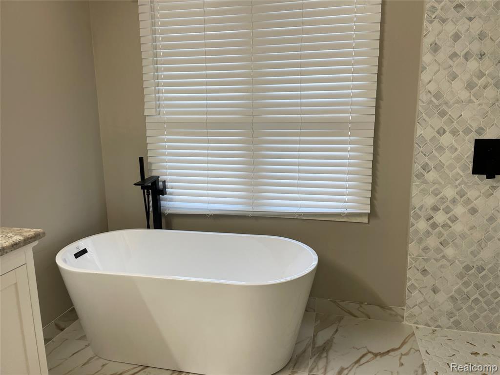 4765 Woodbine Circle S, West Bloomfield, MI 48323 — Photo 21
