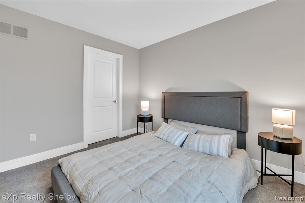 52905 WELLINGTON VALLEY Drive, Macomb, MI 48042 — Photo 6