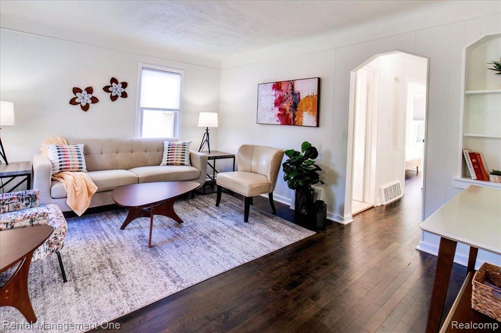 710 E 12 MILE Road, Royal Oak, MI 48073 — Photo 5