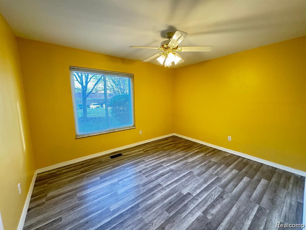 16880 Edloytom Way, Clinton Twp, MI 48038 — Photo 9