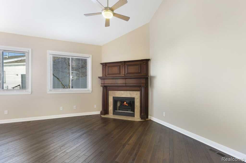 50234 Helfer Boulevard, Wixom, MI 48393 — Photo 3