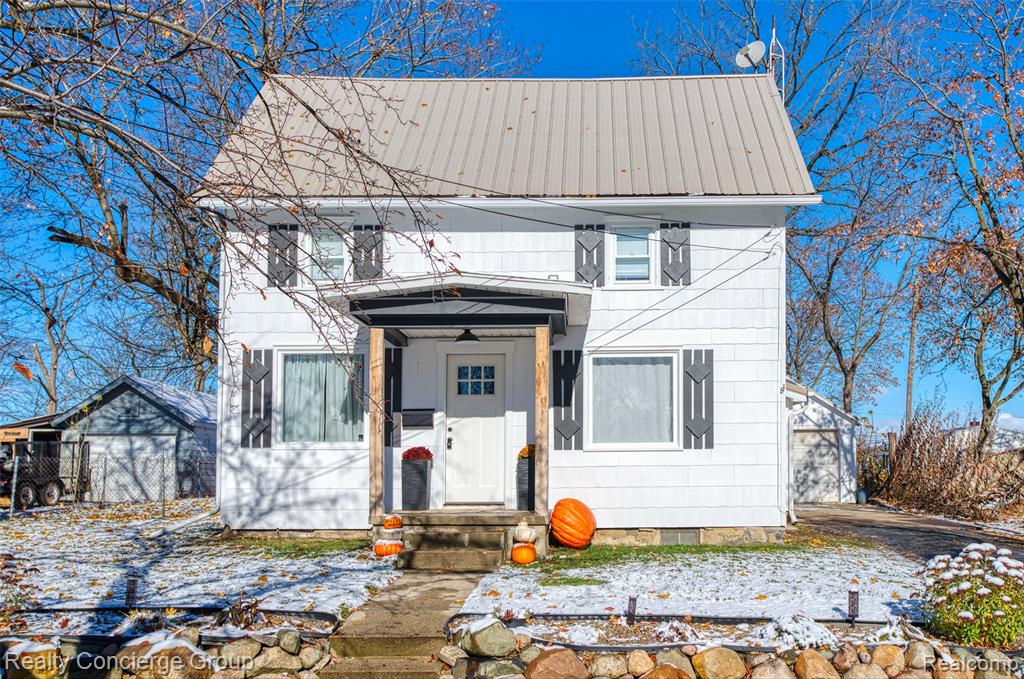 104 W John Street, Durand, MI 48429 — front exterior