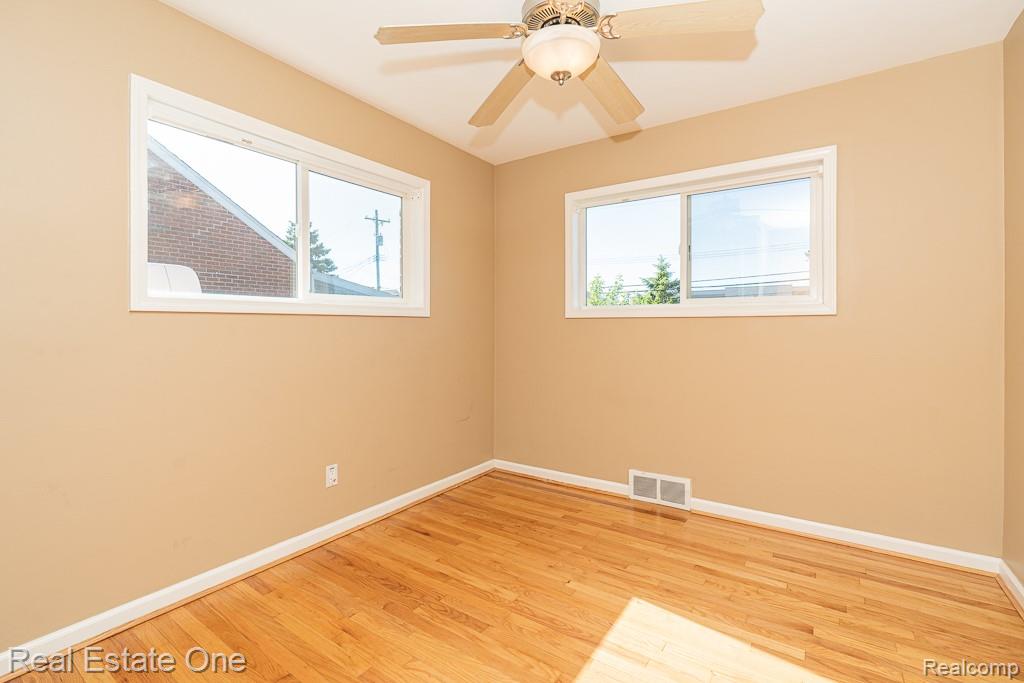 8272 Racine Road, Warren, MI 48093 — Photo 22