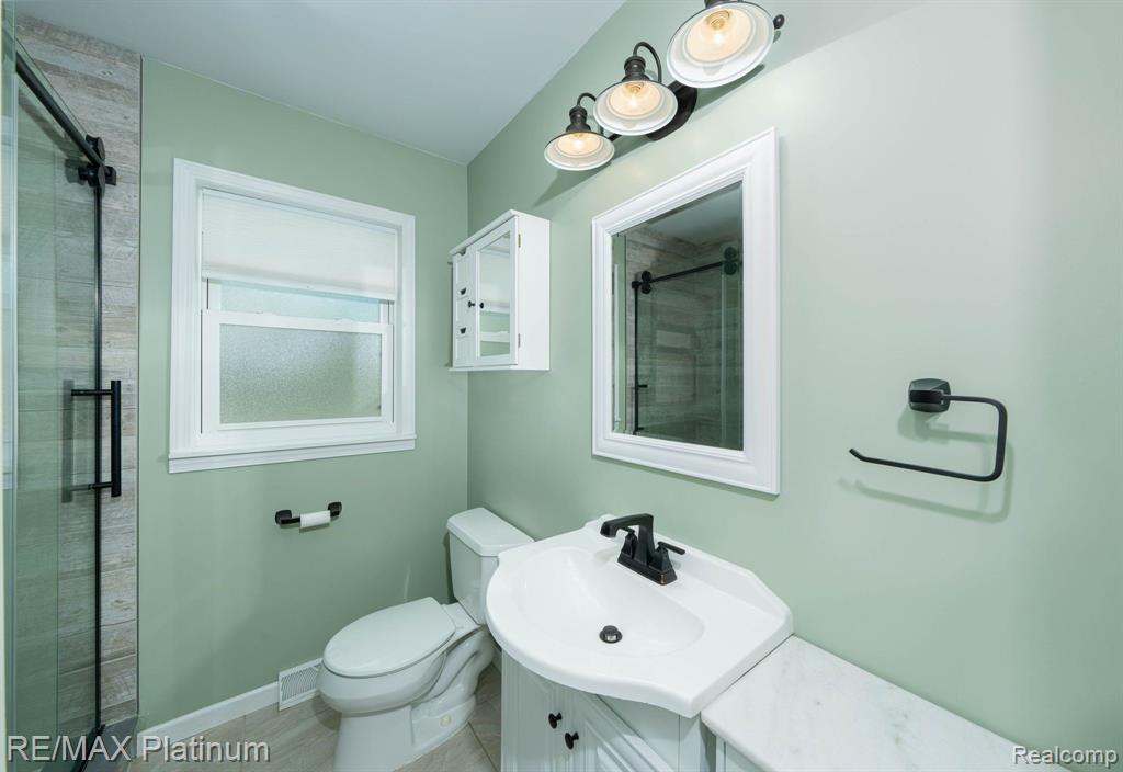 303 BRISTOL Street S, Almont, MI 48003 — Photo 20
