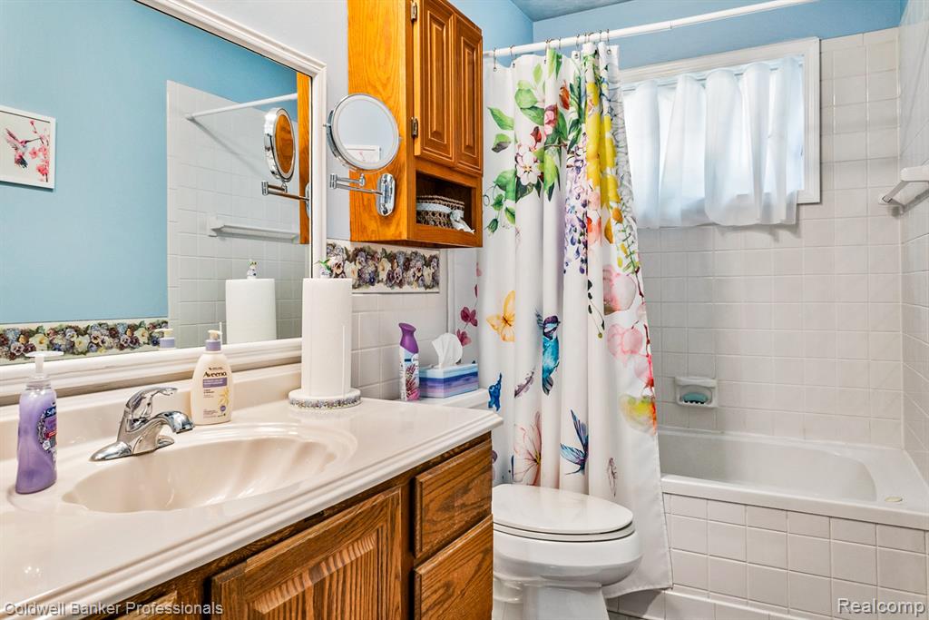 451 Hauxwell Drive, Lake Orion, MI 48362 — Photo 27
