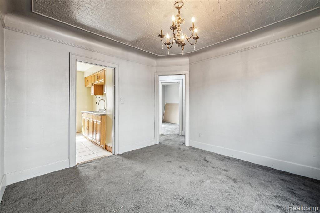 805 E GEORGE Avenue, Hazel Park, MI 48030 — Photo 11