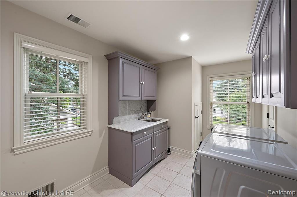 469 Bonnie Brier Street, Birmingham, MI 48009 — Photo 41