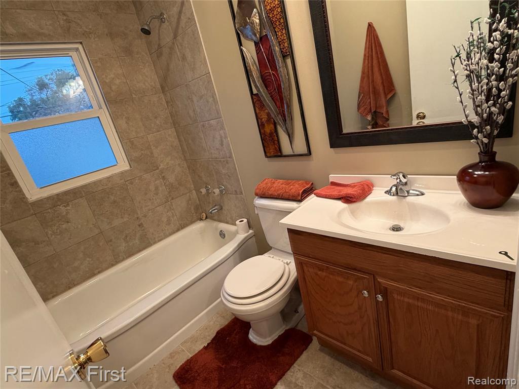 8642 Lozier Avenue, Warren, MI 48089 — Photo 10