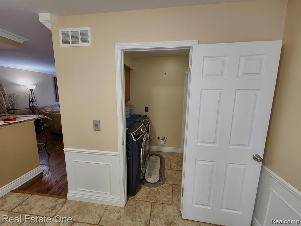 45529 Essex Drive, Macomb, MI 48044 — Photo 13