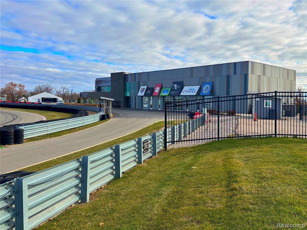 57 Pit Lane, Pontiac, MI 48341 — Photo 14