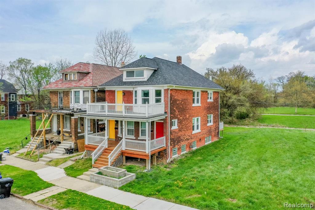 647 E BETHUNE Street, Detroit, MI 48202 — Photo 2