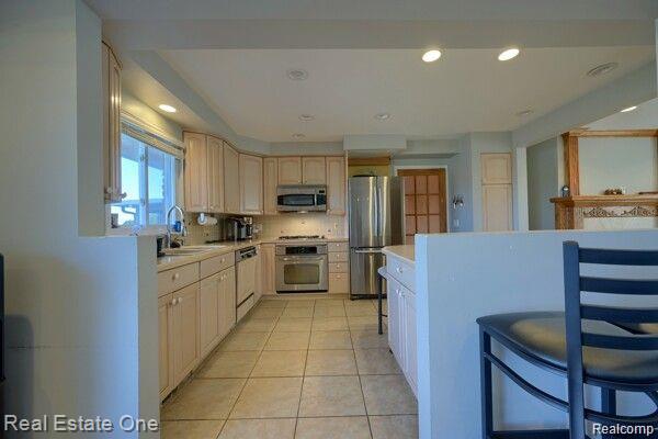 8403 Kinmore Street, Dearborn Heights, MI 48127 — Photo 28
