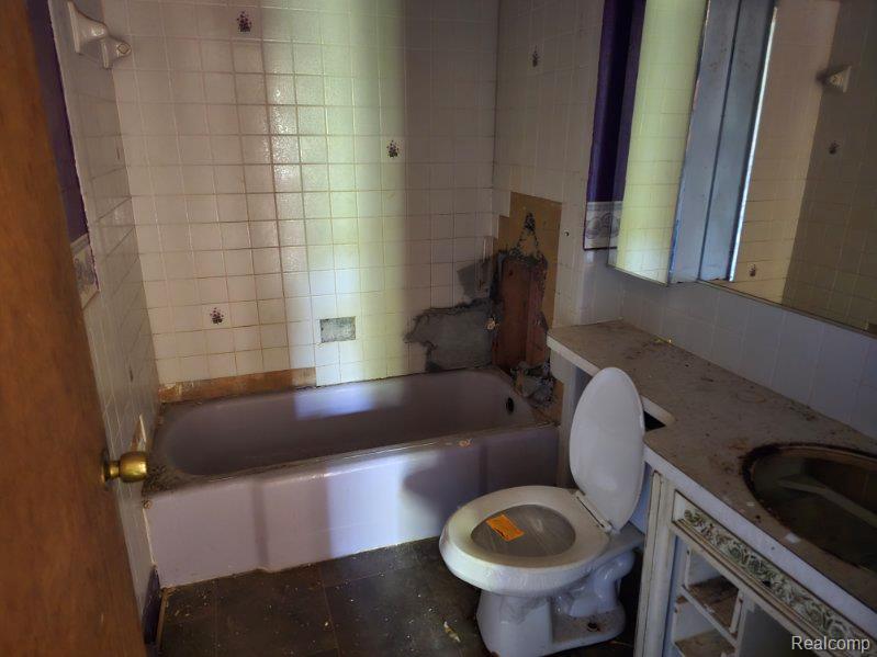 946 E Bundy Avenue, Flint, MI 48505 — Photo 8