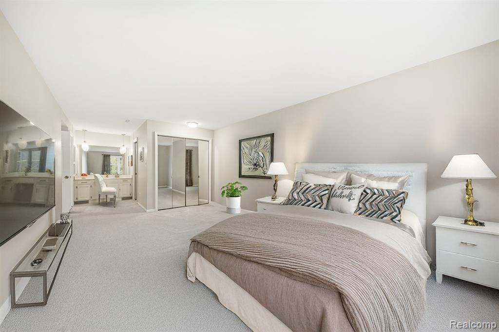 19710 13 Mile Road, 107, Beverly Hills, MI 48025 — Photo 9
