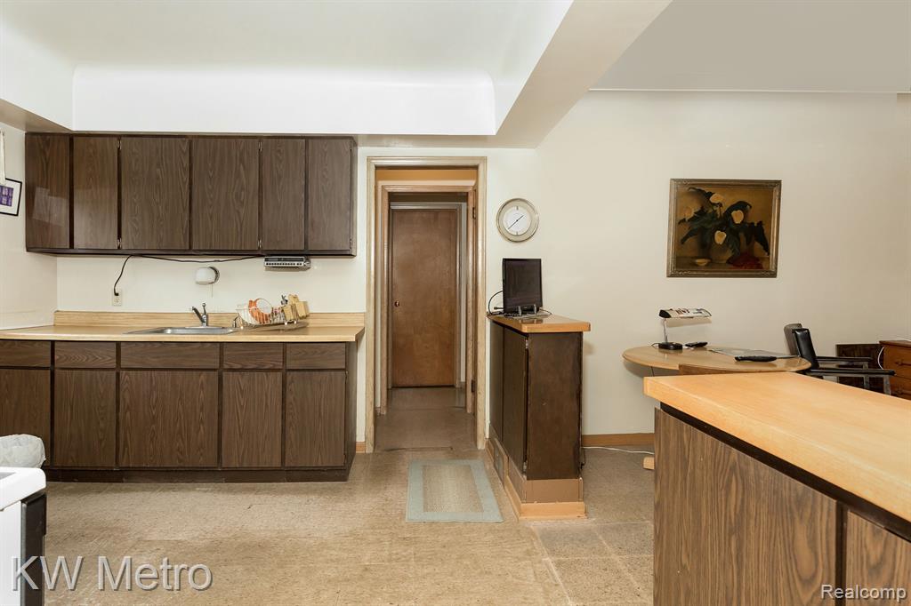 49151 RIDGE Court, Northville, MI 48168 — Photo 14